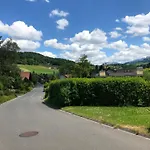 Gemuetliches Doppelzimmer Mit Gartenblick Und Oev Homestay