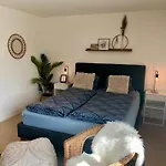 Gemuetliches Doppelzimmer Mit Gartenblick Und Oev Homestay *
