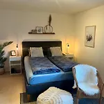 Gemuetliches Doppelzimmer Mit Gartenblick Und Oev * Steffisburg