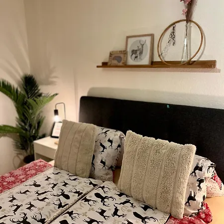 Rum i privatbostad Gemuetliches Doppelzimmer Mit Gartenblick Und Oev