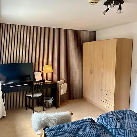 Gemuetliches Doppelzimmer Mit Gartenblick Und Oev *