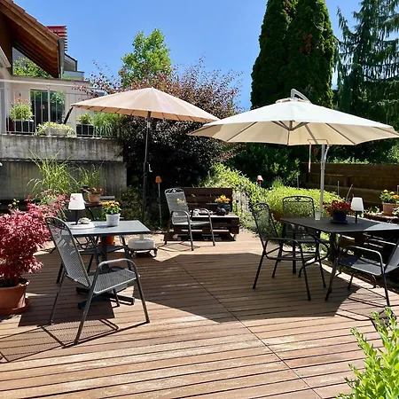 Gemuetliches Doppelzimmer Mit Gartenblick Und Oev