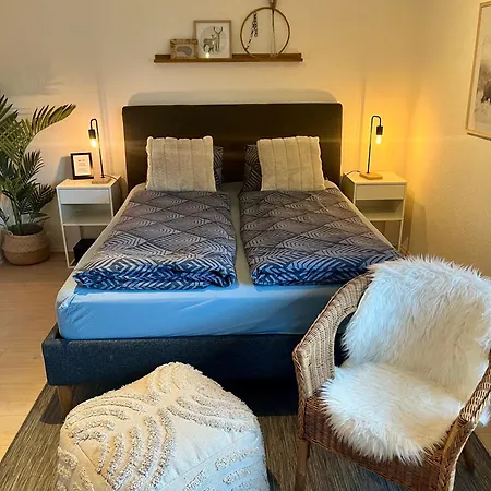 منزل للإقامة Gemuetliches Doppelzimmer Mit Gartenblick Und Oev