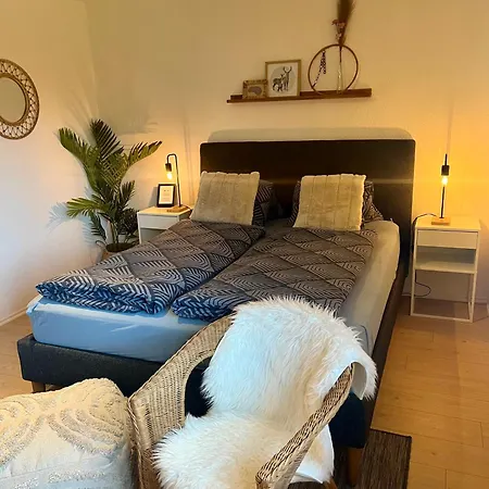 Homestay Gemuetliches Doppelzimmer Mit Gartenblick Und Oev