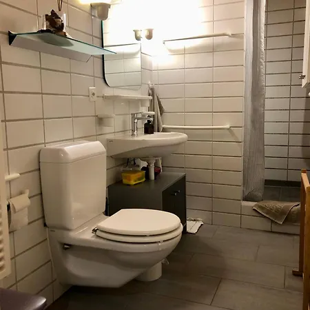 Gemuetliches Doppelzimmer Mit Gartenblick Und Oev Homestay Steffisburg