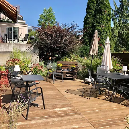 Gemuetliches Doppelzimmer Mit Gartenblick Und Oev בית אירוח Steffisburg