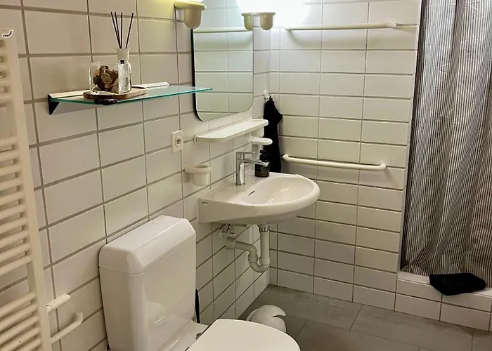Gemuetliches Doppelzimmer Mit Gartenblick Und Oev בית אירוח *