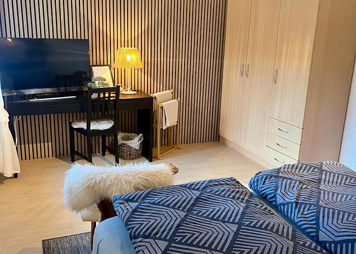 Gemuetliches Doppelzimmer Mit Gartenblick Und Oev *