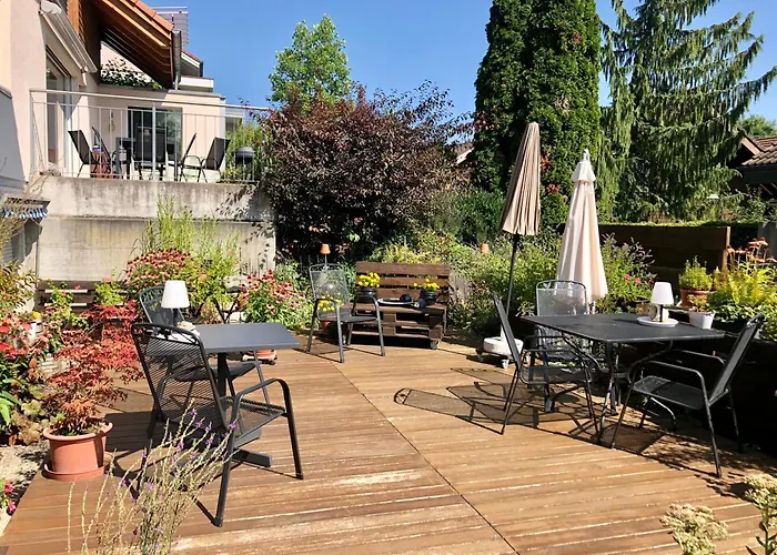 Gemuetliches Doppelzimmer Mit Gartenblick Und Oev בית אירוח Steffisburg