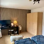 Gemuetliches Doppelzimmer Mit Gartenblick Und Oev *