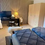Gemuetliches Doppelzimmer Mit Gartenblick Und Oev *