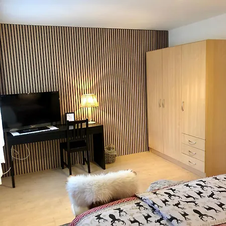Zulg-doppelzimmer Mit Gartenblick Проживание в семье